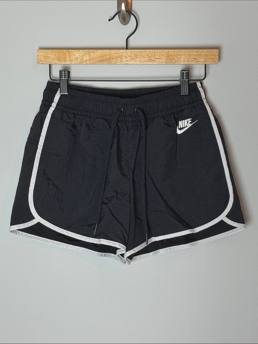 Nike Women’s Black Athletic Shorts Small
